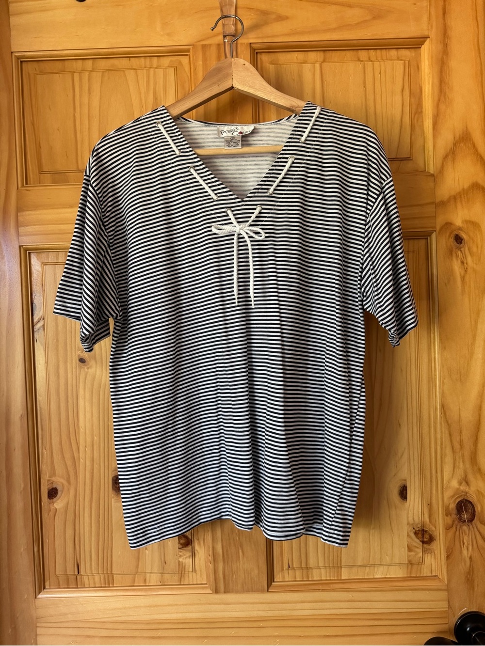 Vintage Black & White Striped Short Sleeve Tee with V-Neck Tie size large